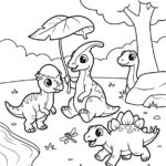 Malvorlage Dinosaurier Vier Baby-Dinosaurier aus einem Zeichentrickfilm versammeln sich an einem Teich; einer hält ein großes Blatt als Regenschirm in der Hand. Eine Libelle sitzt auf dem Gras, im Hintergrund sind Bäume und Hügel zu sehen, und alle Dinosaurier wirken fröhlich. Diese fröhliche Szene eignet sich perfekt als Malvorlage „Baby-Dinosaurier“ und bietet Kindern endlosen Malspaß.